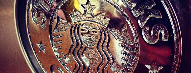 Starbucks is one of Lugares favoritos de Amanda.