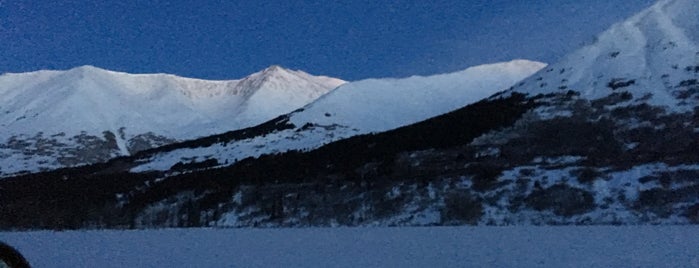 Alyeska Highway is one of Kimmie 님이 저장한 장소.