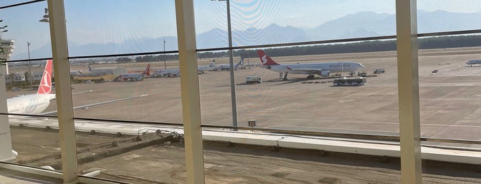 Turkish Airlines Business Class Lounge is one of Antalya.
