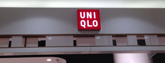 UNIQLO is one of Tempat yang Disukai makky.