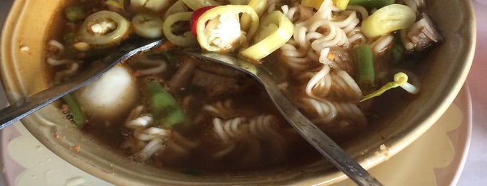 Mee Celup Abang Li is one of To Try Later Tanah Merah.