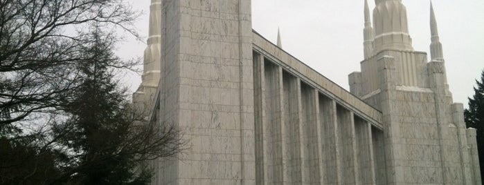 Portland Oregon Temple is one of Matthewさんのお気に入りスポット.