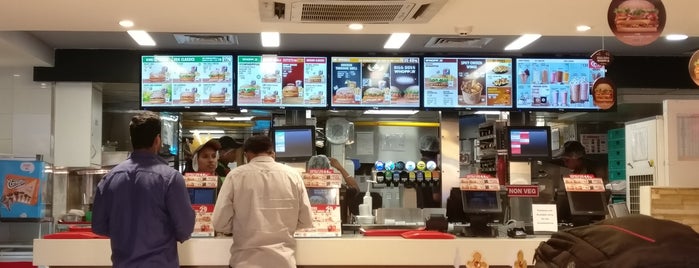 Burger King is one of Orte, die Deepak gefallen.