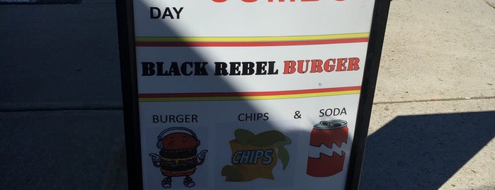 Black Rebel Burger is one of Tempat yang Disukai Arn.