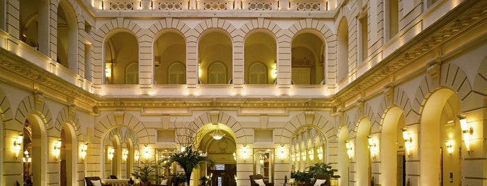 New York Palace, The Dedica Anthology, Autograph Collection is one of Budapest.