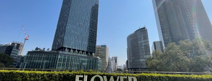 Flower Gate is one of Tempat yang Disukai MEE.