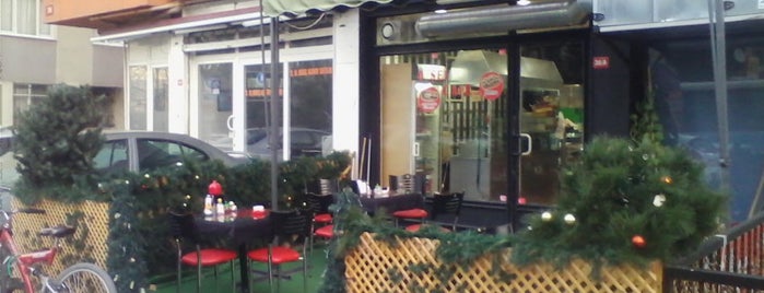 O`Sef fast food&cafe is one of Locais salvos de ⚓️Ceyda.