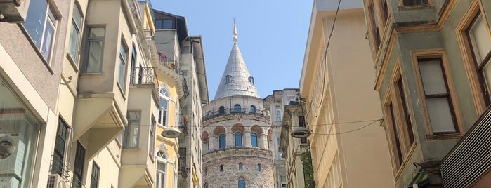 Галатская башня is one of Betül : понравившиеся места.
