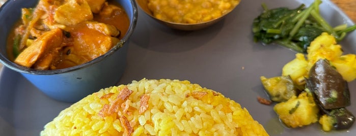 奈央屋 is one of Curry.