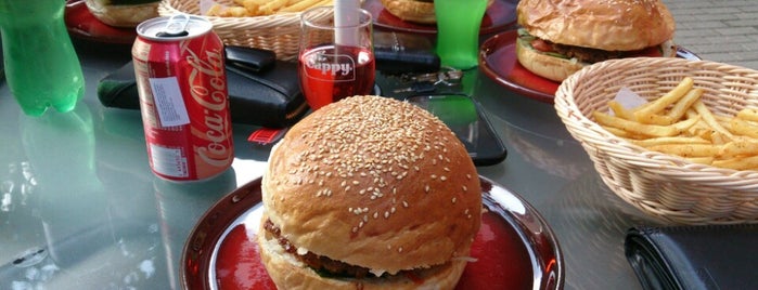 Burgerland is one of Tempat yang Disukai Gergely.