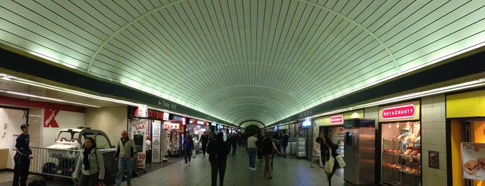 New York Penn Station is one of Orte, die Joao gefallen.