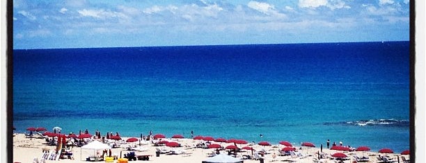 Hilton Singer Island Oceanfront/Palm Beaches Resort is one of Locais curtidos por Robin.