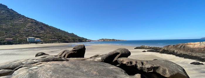 Praia do Ézaro is one of Albertoさんのお気に入りスポット.