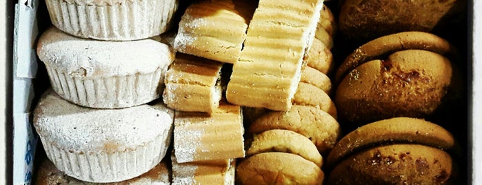 Kaka Pastry Shop | شیرینی کاکا is one of Mohsen'in Kaydettiği Mekanlar.