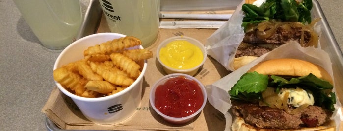 Streat Burger is one of Posti che sono piaciuti a Cynthya.