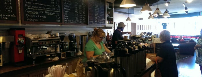 Blackbird Cafe is one of Tempat yang Disukai Kesha.