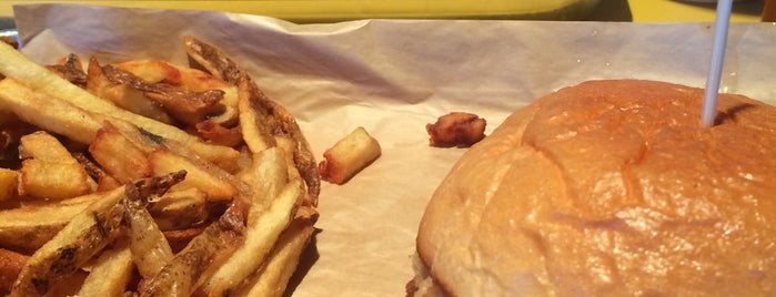 MOOYAH Burgers, Fries & Shakes is one of N'awlins Newbie.