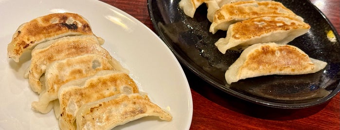 餃子の安亭 is one of 中華料理2.