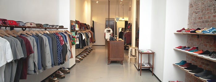 Veteran Shop & Gallery is one of Kennethさんの保存済みスポット.