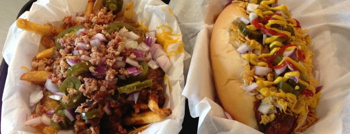 Jerry's Wood Fired Dogs is one of Lugares favoritos de Russ.