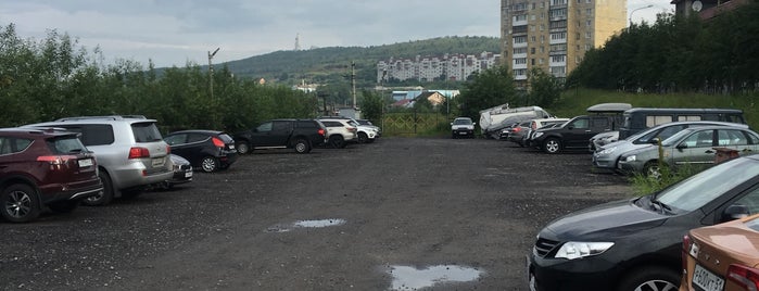 Автостоянка is one of Lugares favoritos de Dmitriy.