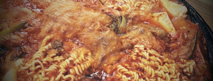 동오부대찌개 is one of dearest'in Kaydettiği Mekanlar.