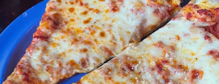 Bennidito's Pizza is one of Janice 님이 좋아한 장소.