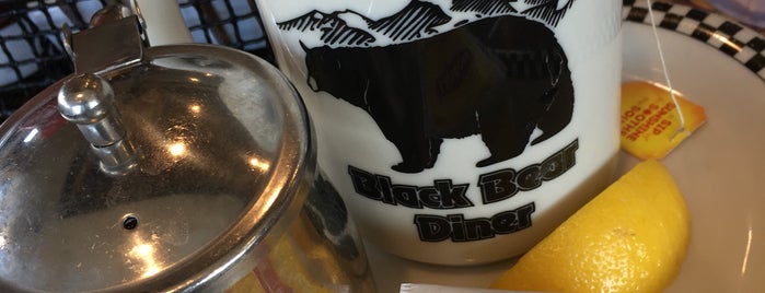 Black Bear Diner is one of Posti che sono piaciuti a Dee.