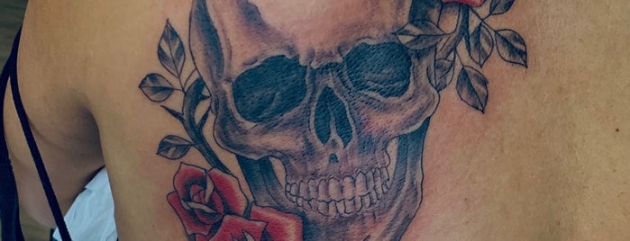Esquerda Tattoo is one of Estúdios de tattoo e piercing.