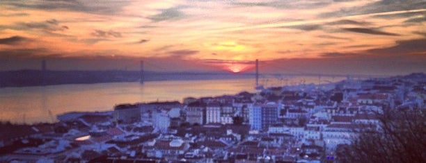 São Jorge Castle is one of Lisbon tips to check out.