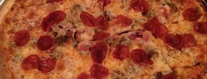 Eno's Pizza Tavern is one of Lugares favoritos de Melissa.