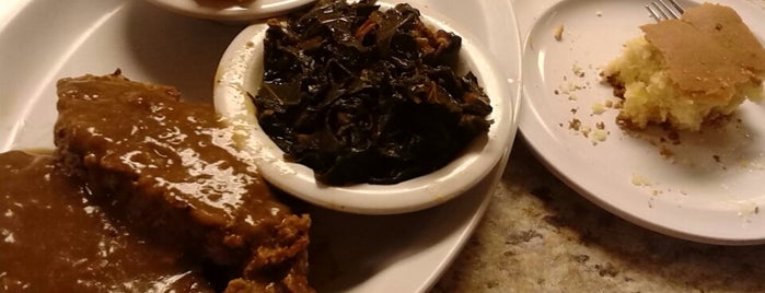 Betty's Soul Food is one of Lugares favoritos de Maria.