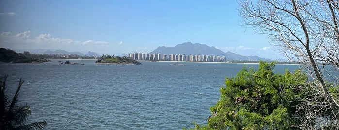 Ilha do Frade is one of Bairros.