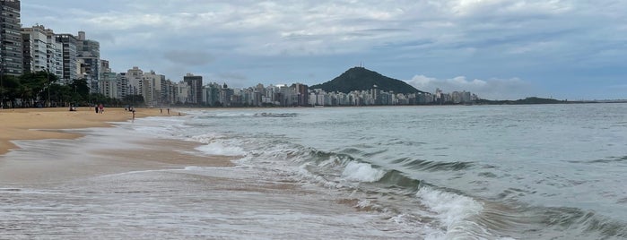 Praia de Itapoã is one of Vila Velha ES.