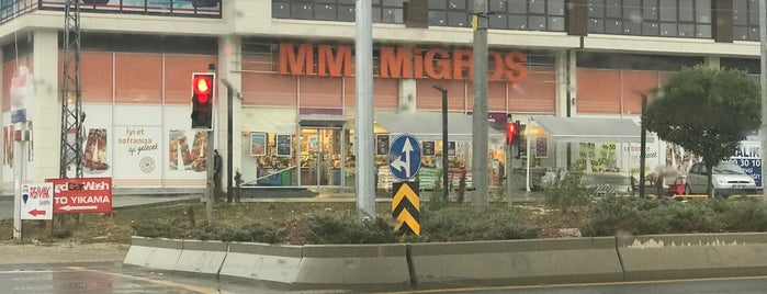 Migros is one of Orte, die Burcin gefallen.