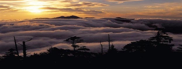 천왕봉 (Chunwang Peak/天王峰) is one of CNN's 50 Beautiful Places to Visit in Korea.