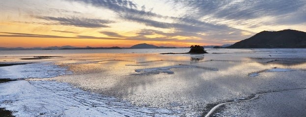 Suncheonman Wetland is one of CNN's 50 Beautiful Places to Visit in Korea.