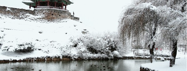 Dongbuk Gangnu / Banghwasuryujeong is one of CNN's 50 Beautiful Places to Visit in Korea.