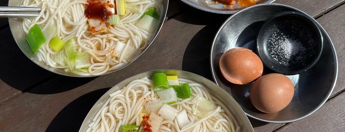 진우네집국수 is one of 식신 취리 맛집.