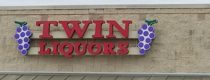 Twin Liquors is one of Tempat yang Disukai Rebecca.