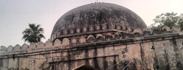Hazrat Nizamuddin Aauliya Dargah is one of Touring-2.