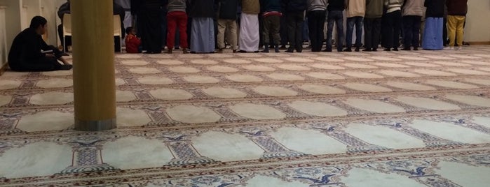 Hidayatul Islam Masjid is one of Lieux qui ont plu à 🍸👑ALI 👑🍸.