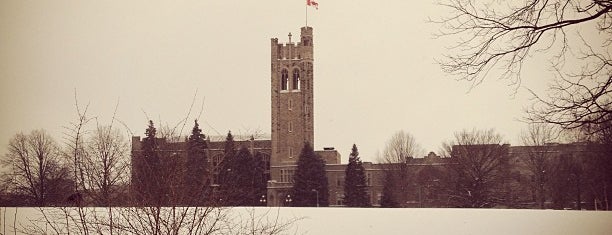 Western University is one of Lugares favoritos de Hannah.