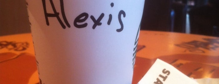 Starbucks is one of Lieux qui ont plu à Alexis.
