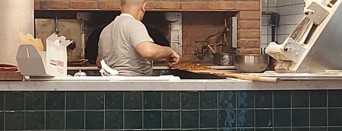 Lahmacun Plus is one of Burakさんの保存済みスポット.