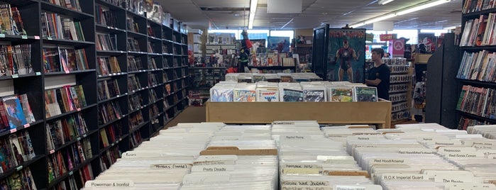 Bankston's Sports Memorabilia, Comics & Collectibles is one of Mike : понравившиеся места.