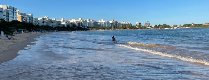 Praia de Peracanga is one of Melhores praias de Guarapari.