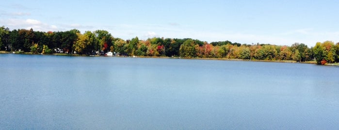 McCaslin Lake is one of Lugares favoritos de David.