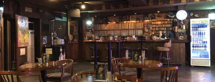 woodstock is one of Seoul: Bar, Pub, Club, Lounge, Izakaya.