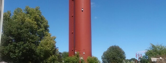 Tower Park is one of Locais curtidos por Judah.